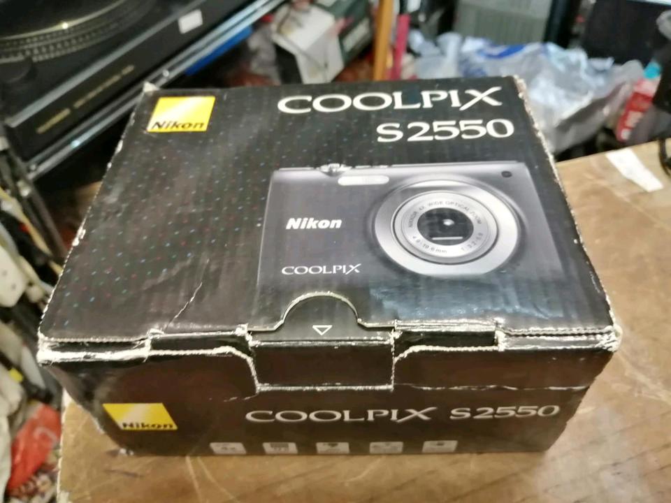 NIKON COOLPIX S2550, Digital-Kamera mit Zubehör!!!
