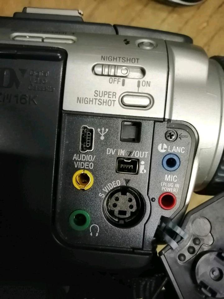 SONY DCR-TRV30E, MD-Videocamera mit Zubehör!!