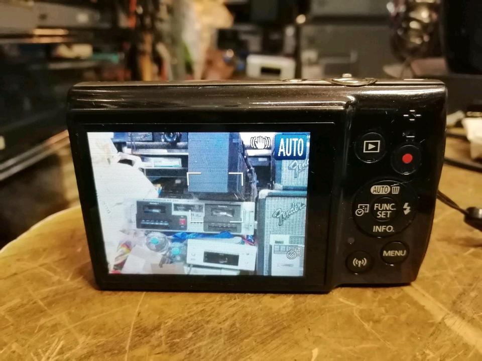 CANON IXUS 190, Digital-Kamera mit Zubehör!!!