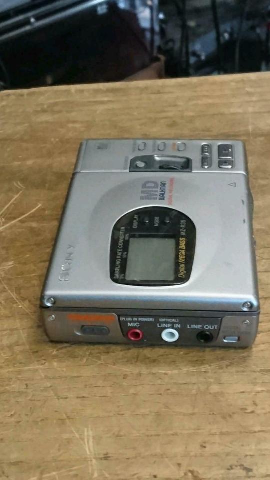 SONY MZ-R35 portable Minidisc-Recorder mit Original-Adapter