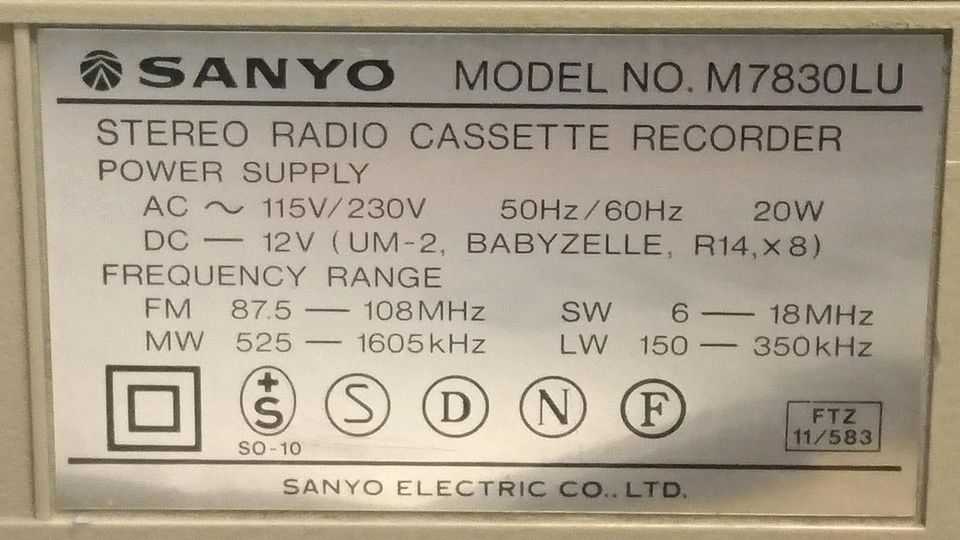 SANYO M7830LU, Radio-Cassetten-Recorder, etwas DEFEKT!!