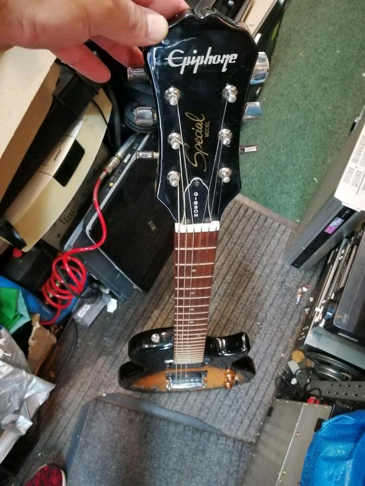 GIBSON Special Model von EPIPHONE, E-Gitarre mit 1 Tasche!!