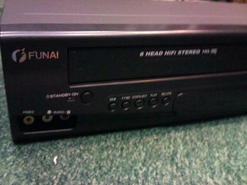 FUNAI D8A-A4110DB DVD-Player/VHS-Recorder ; guter Zustand!