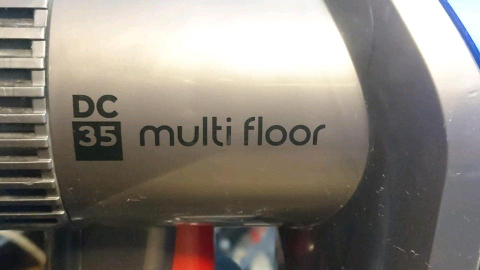 DYSON DC35 multi floor, Akku-Staubsauger mit Zubehör!!