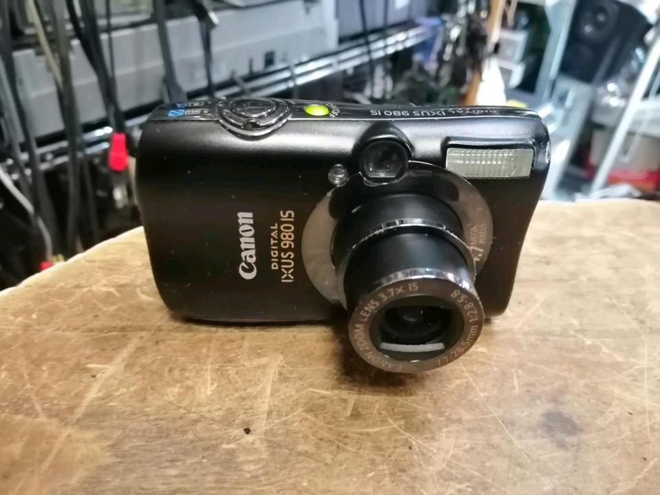 CANON IXUS 980 IS, Digital-Kamera mit Zubehör!!!