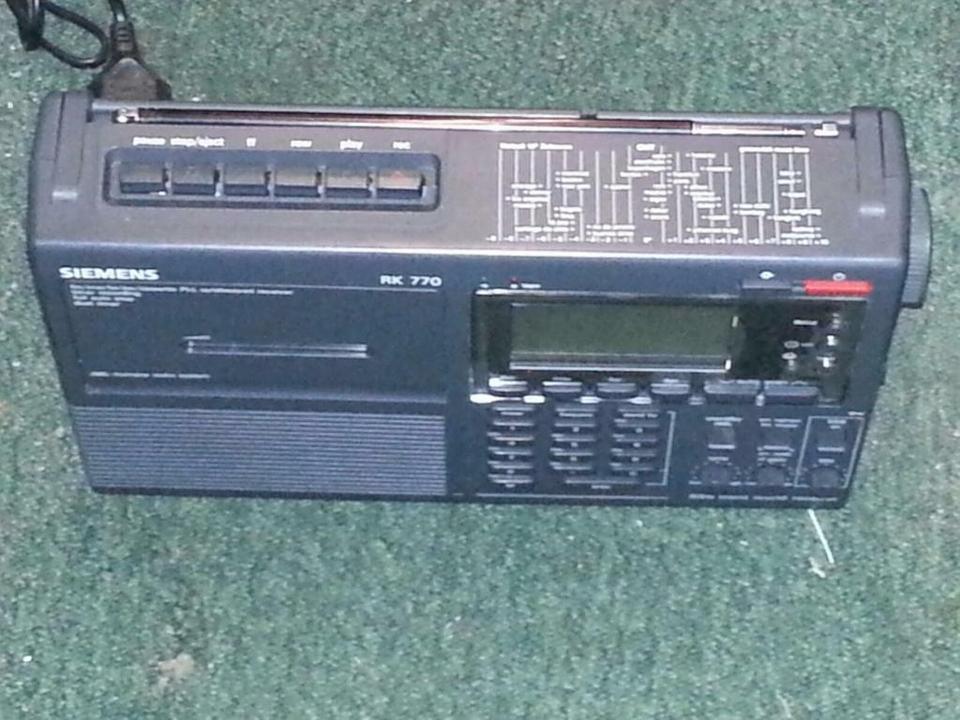 SIEMENS RK-770 G6 II; Radio-Cassetten-Recorder, etwas DEFEKT!