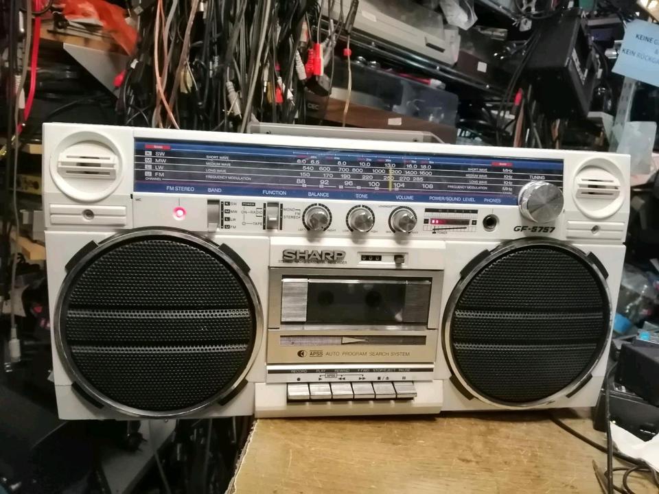 SHARP GF-5757H, Radio-Cassetten-Recorder, weiß, SELTEN!!!