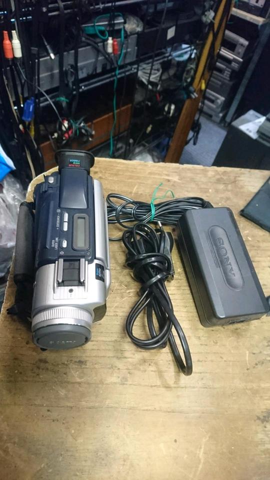 SONY DCR-TRV15E, MiniDV-Videocamera mit Zubehör!!