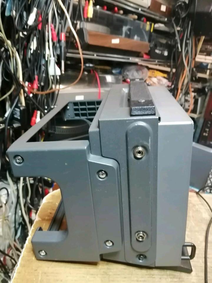 SONY LMD-9050, LCD-Monitor mit Adapter!!
