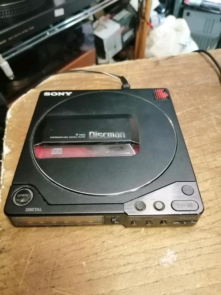 SONY D-250 portabler CD-Player mit Zubehör, DEFEKT!!!