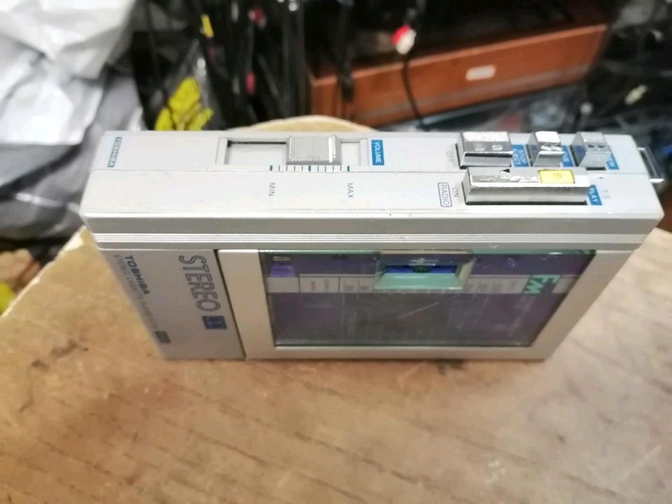 TOSHIBA KT-S1 Stereo Cassette Player/Walkman, etwas DEFEKT!!!