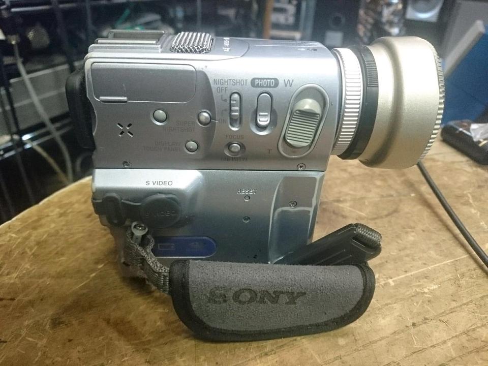 SONY DCR-PC9E MiniDV-Videocamera OHNE Speicherkarte + mit Zubehö!