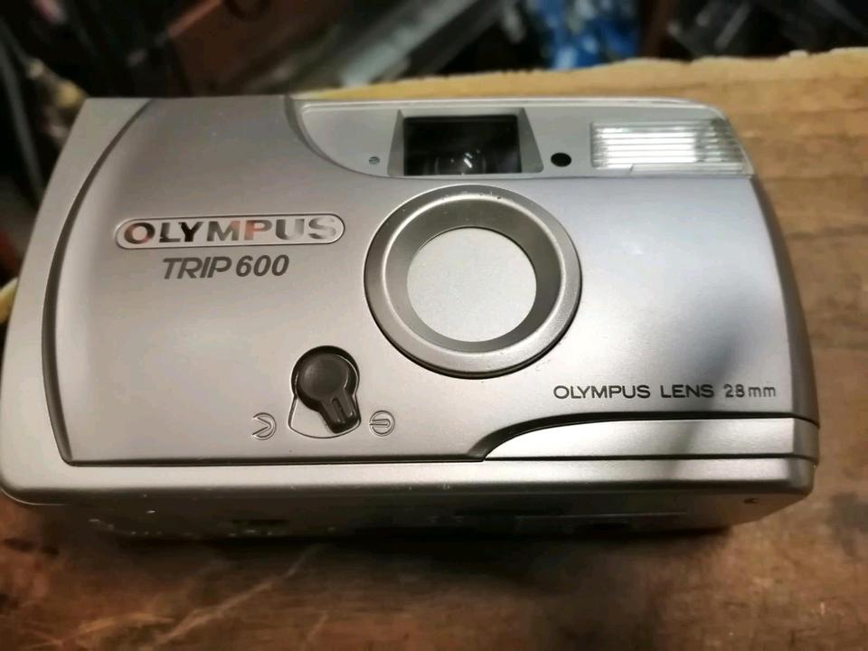 OLYMPUS TRIP 600, Analog-Kamera OHNE Batterien!!!