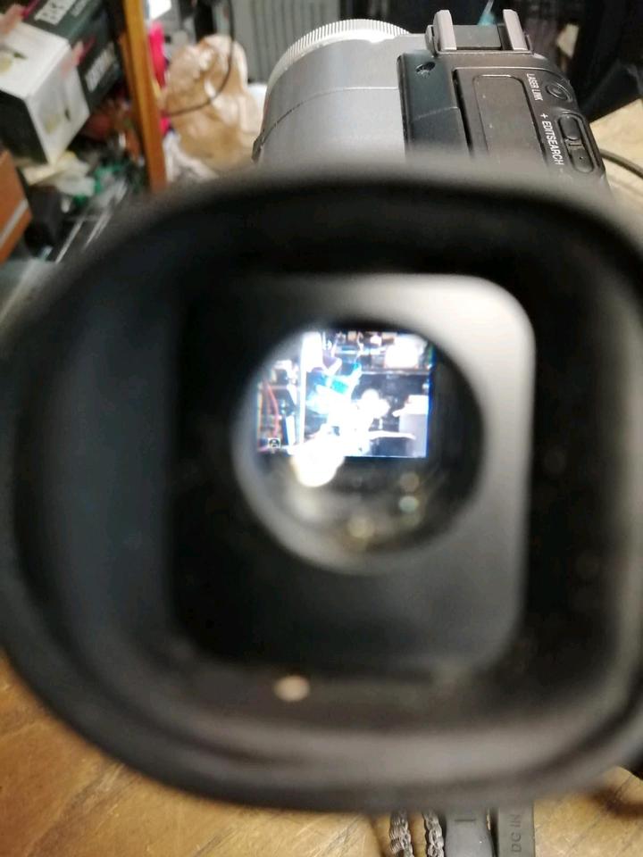 SONY DCR-TR7000E PAL, Videocamera Hi8 und Video 8, mit Zubehör!!