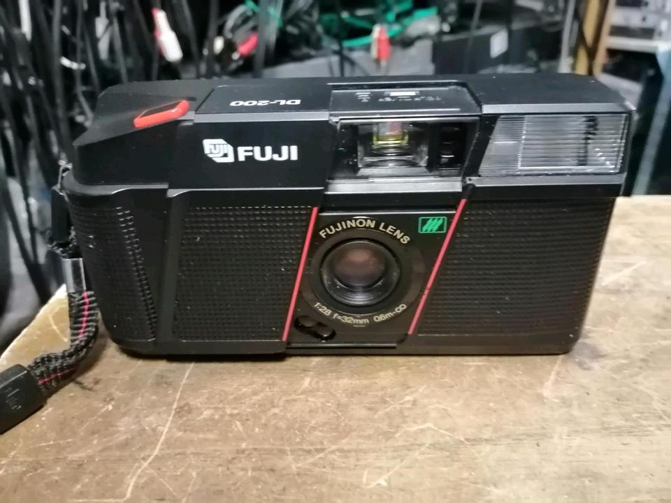 FUJI DL-200, Analog-Kamera mit einer Tasche!!