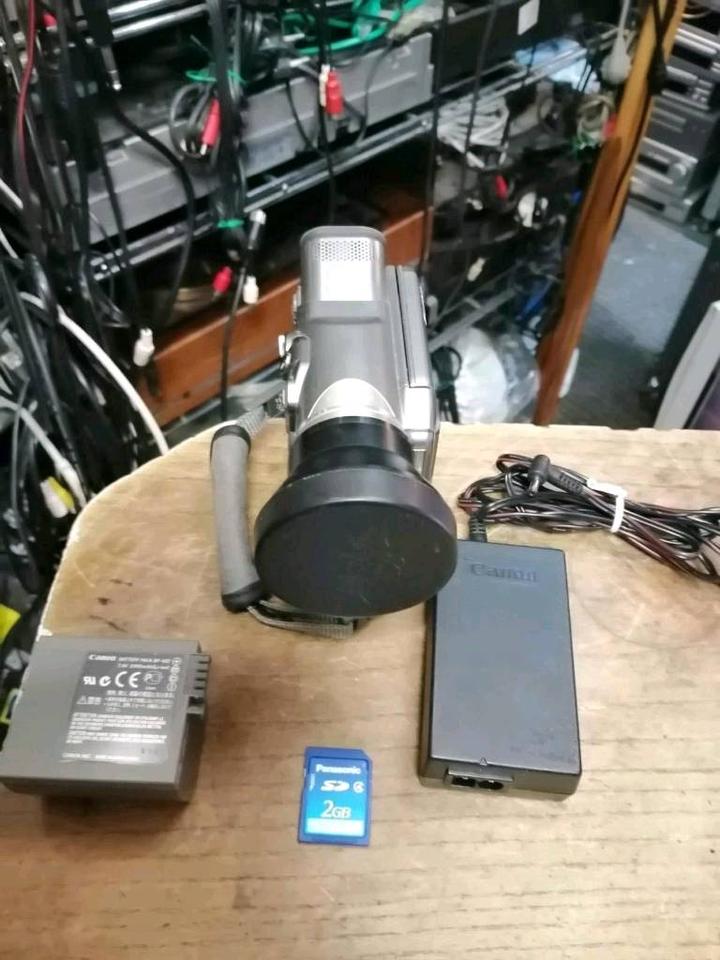 CANON MVX10i, MiniDV-Videocamera mit Speicherkarte und Zubehör!!!