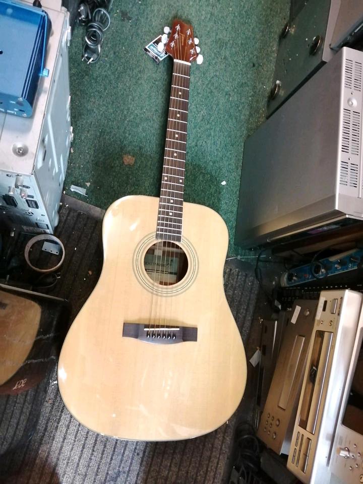 Rocketmusic NP32, Akustik-Gitarre!!