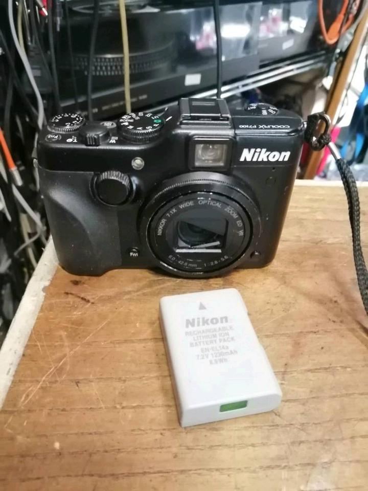 NIKON COOLPIX P7100, Digital-Kamera mit Zubehör - etwas DEFEKT!!!