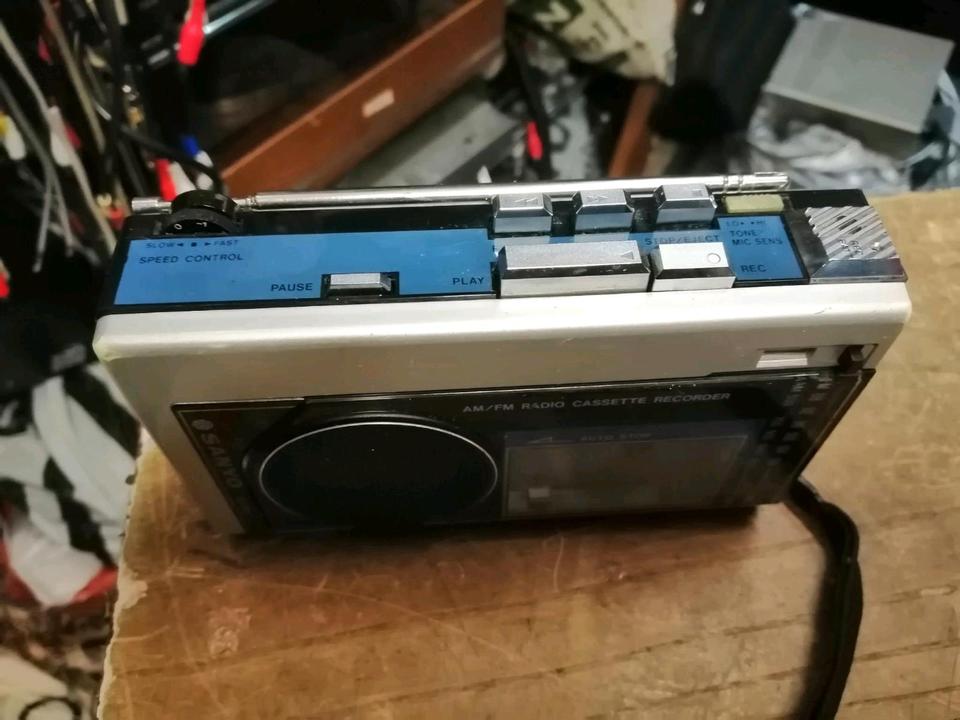 SANYO M1780F, Walkman mit Radio, etwas DEFEKT!!