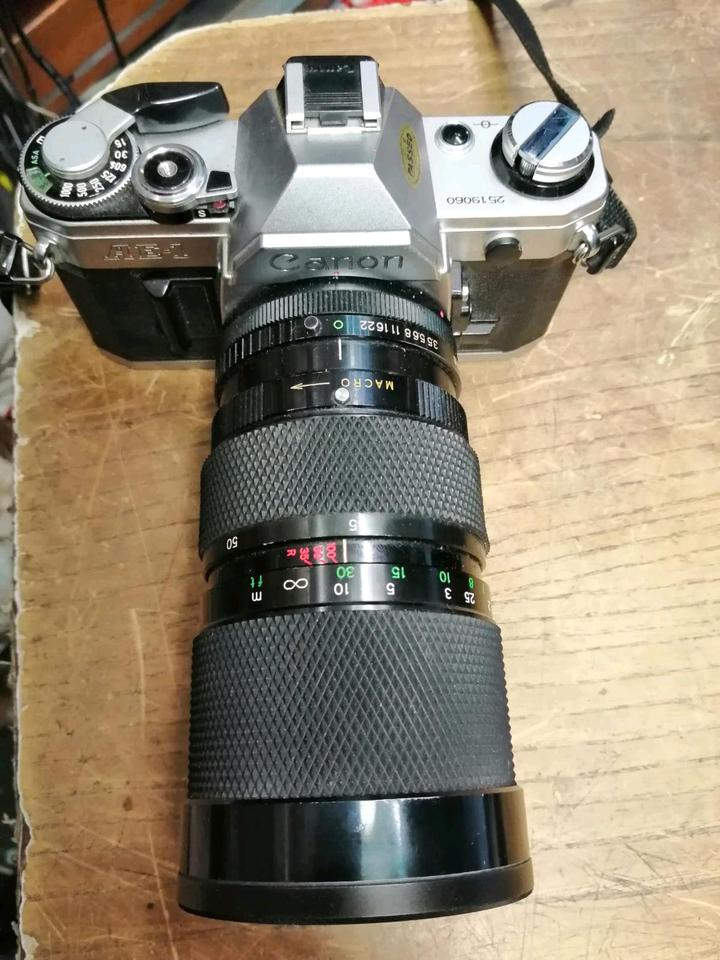 CANON AE-1 Analog-Kamera mit Objektiv SOLIGOR + B+W 72E Linse!!