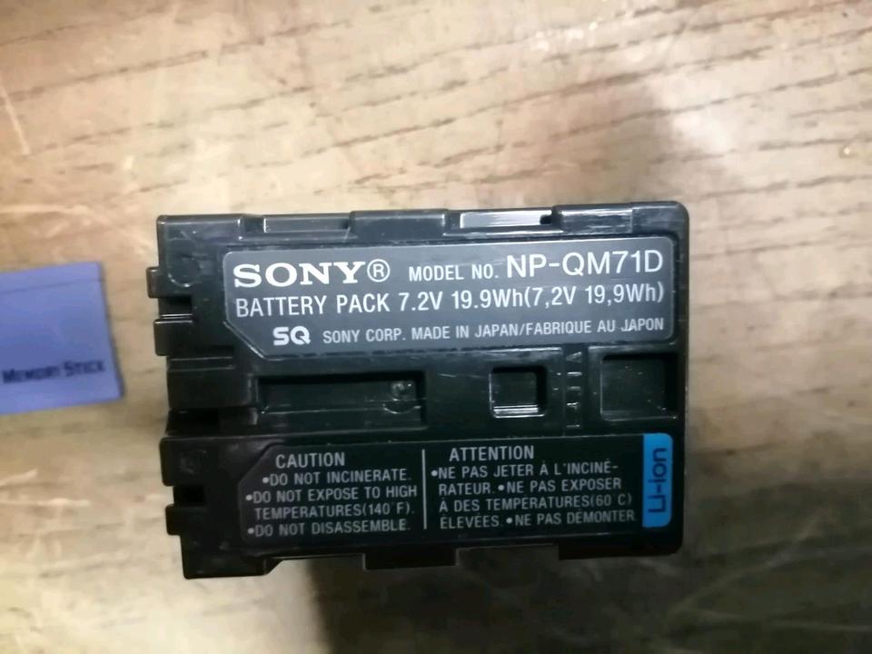 SONY DCR-TRV30E, MD-Videocamera mit Zubehör!!