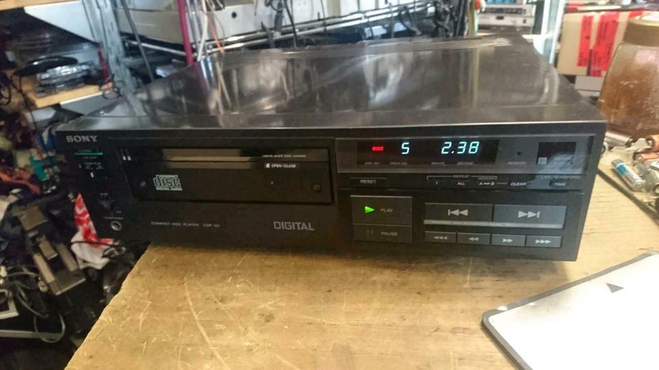 SONY CDP-101, CD-Player OHNE Fernbedienung! Guter Zustand!