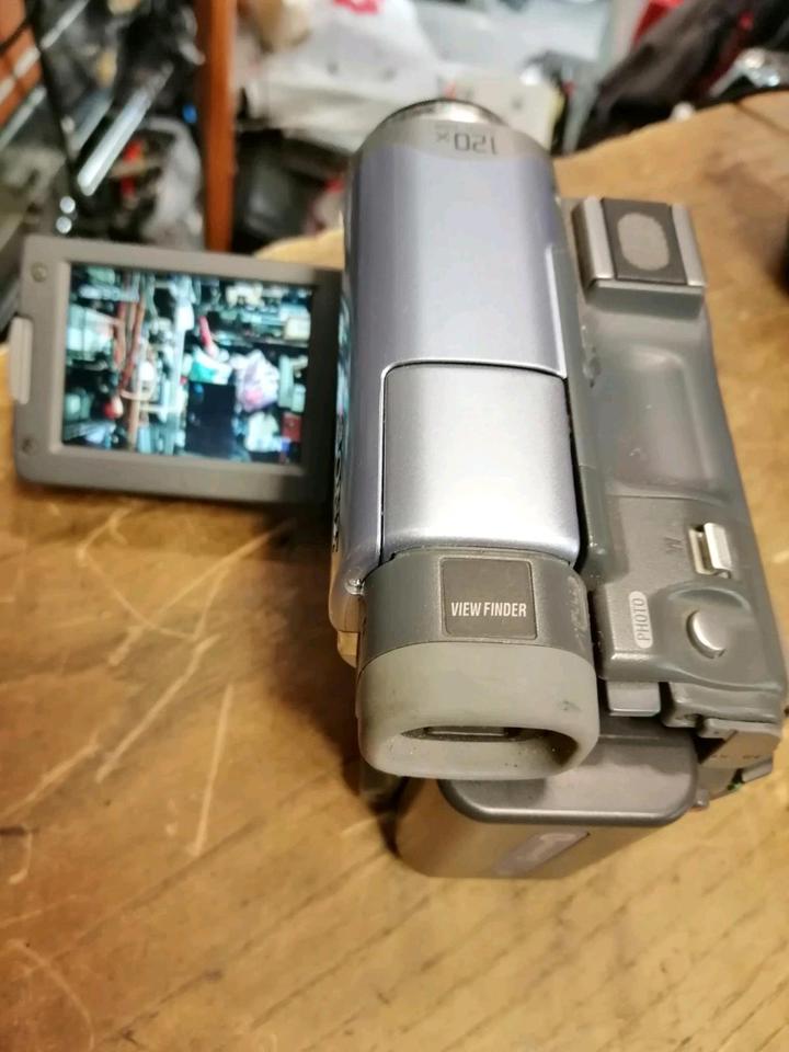 SONY DCR-TRV14E, MiniDV-Videocamera mit Zubehör!!!