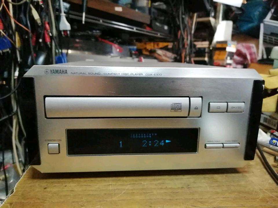 YAMAHA CDX-E100, CD-Player OHNE Fernbedienung!!!