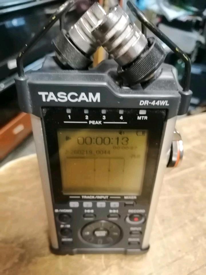 TASCAM DR-44WL, Digitales Aufnahmegerät, OHNE Speicherkarte!!