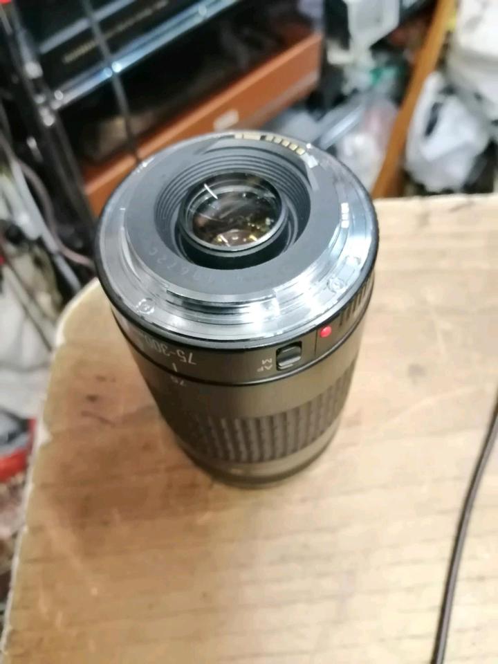 CANON EF- 75-300 mm -Objektiv, guter Zustand!!