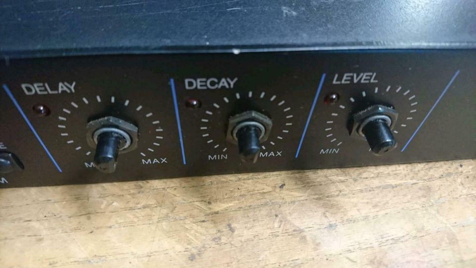 YAMAHA Model REV100, Digital Reverberator, Original-Adapter