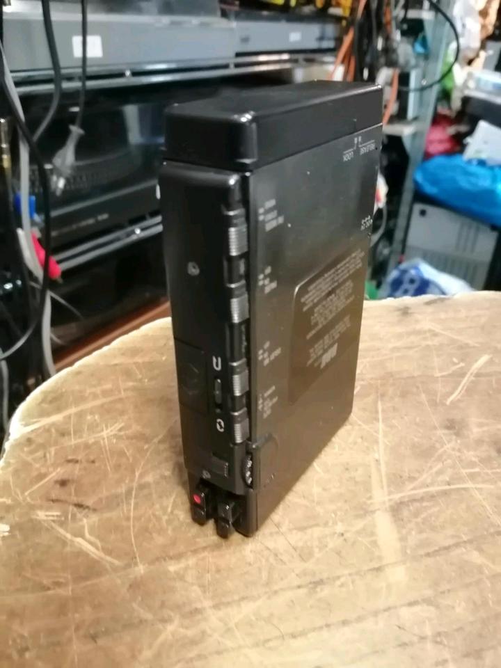 AIWA HS-J505, Walkman mit Batterie-Fach, DEFEKT!!!