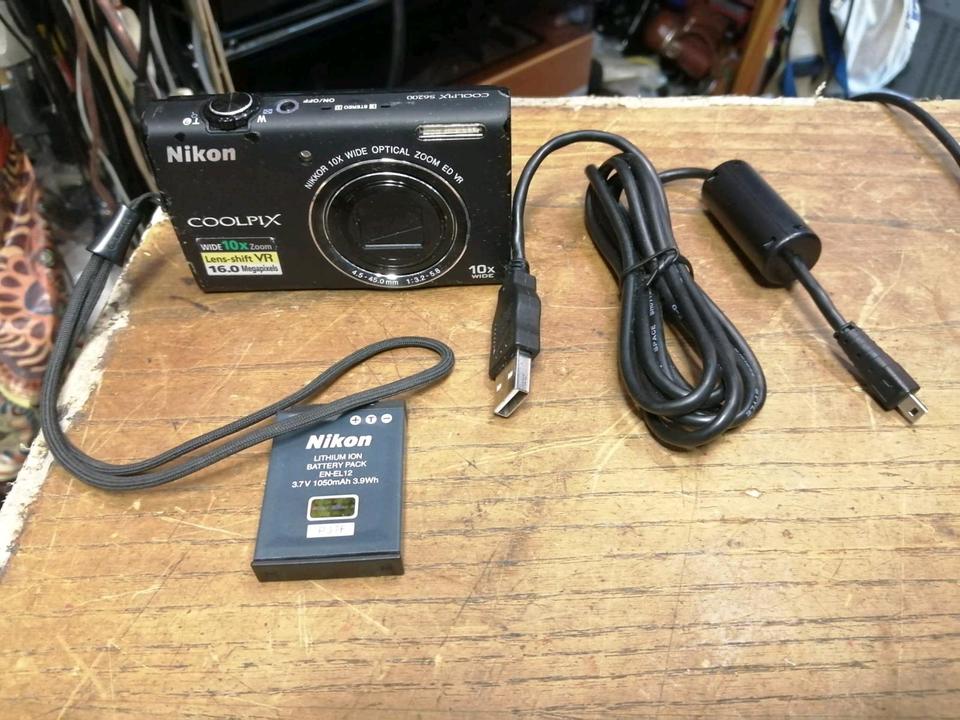 NIKON COOLPIX S6200, Digital-Kamera, OHNE Speicherkarte!!