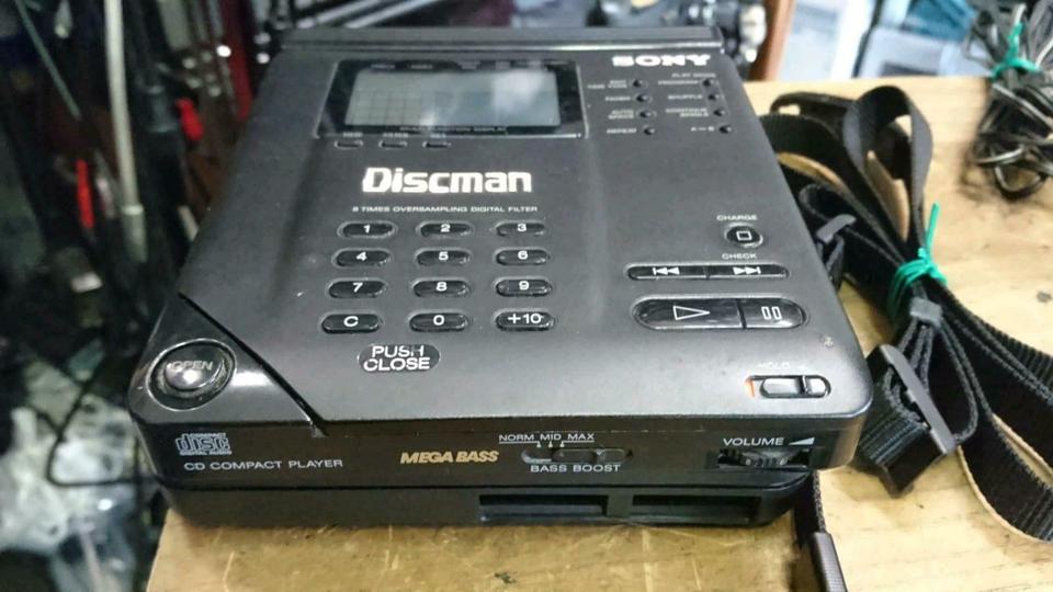 SONY D-350, Discman/CD-Player, mit Zubehör, DEFEKT!!