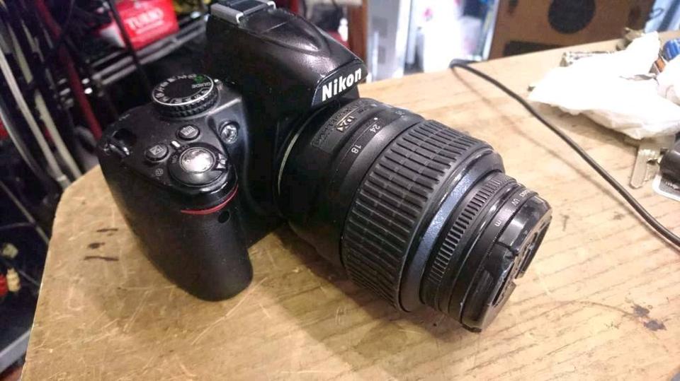 NIKON D3000, Digital-Camera + Objektiv und Zubehör, guter Zustand