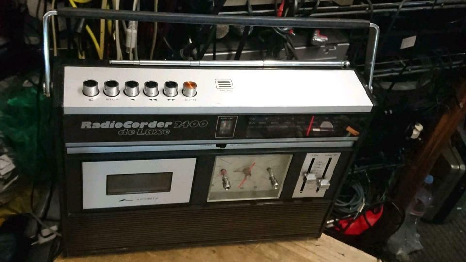 RADIOCORDER 2400 de Luxe, Radio-Cassetten-Recorder, etwas DEFEKT!