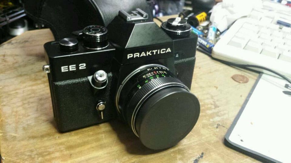 PRAKTICA EE2; Analog-Camera + Objektiv PORST Color Reflex