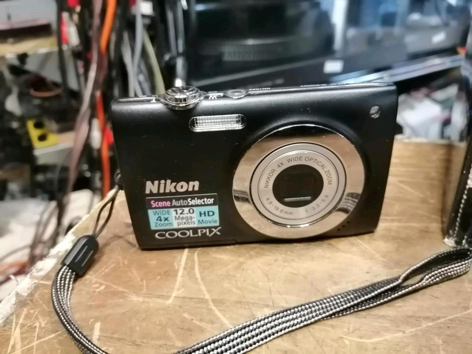 NIKON COOLPIX S2550, Digital-Kamera mit Zubehör!!!