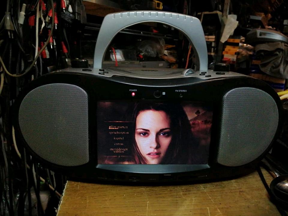 NAXA DVD-Video 2240 (Radio/DVD/CD), etwas DEFEKT!!