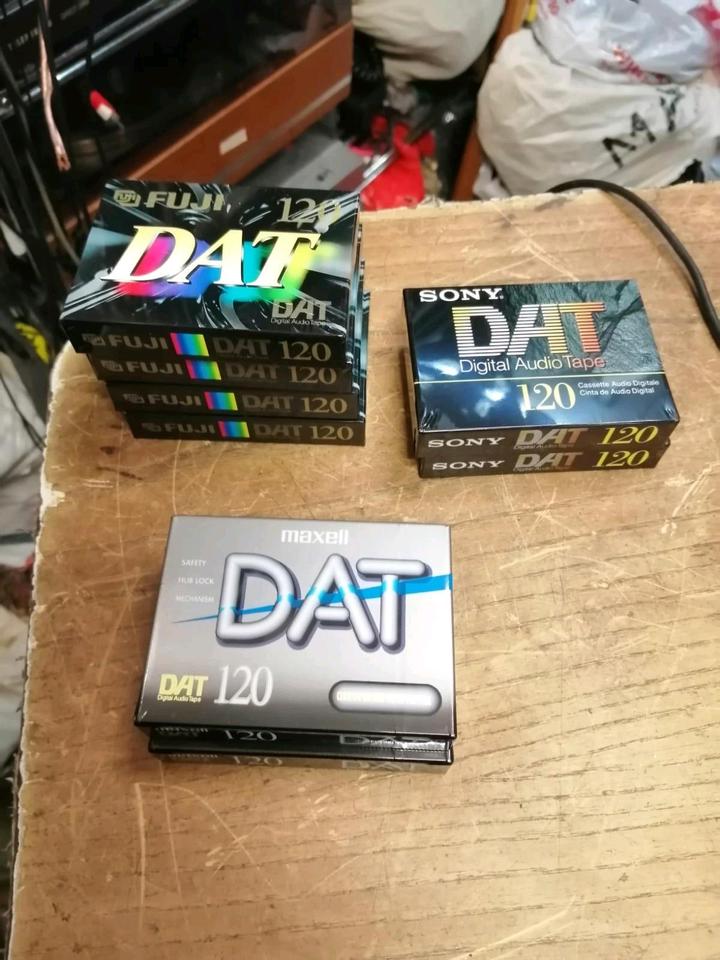 8 NEUE Digital Audio Tape Cassetten (FUJI, SONY und MAXELL!!!