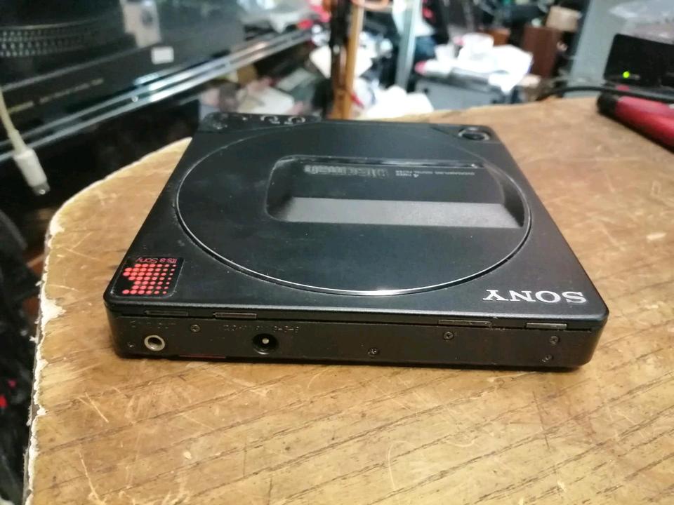 SONY D-250 portabler CD-Player mit Zubehör, DEFEKT!!!