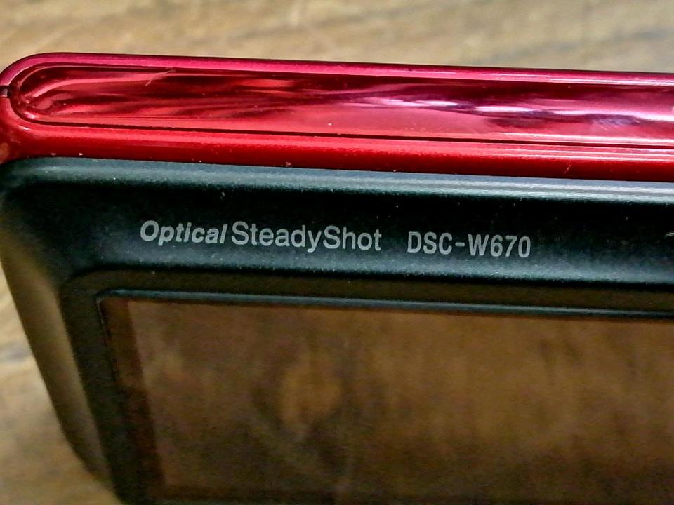 SONY Optical SteadyShot DSC-W670, Digital-Kamera mit Zubehör!!