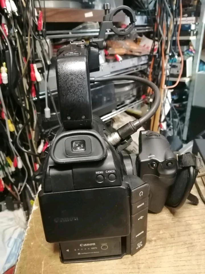 CANON EOS C100, Digital-Kamera mit SIGMA Objektiv, guter Zustand