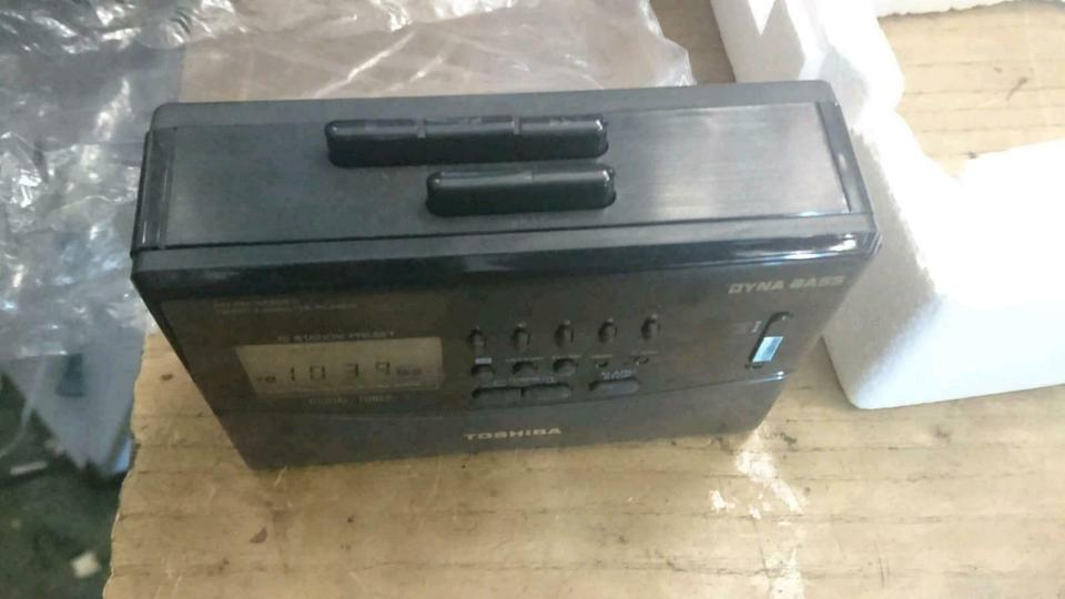 TOSHIBA KT-4522, AM/FM Radio Cassette Player/Walkman, NEU & OVP!