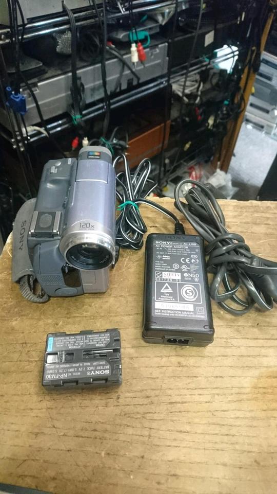 SONY DCR-TRV22E, MiniDV-Videocamera mit Zubehör!!