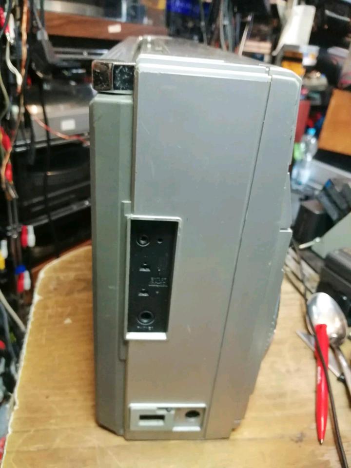 SHARP GF-8989, Radio-Cassetten-Recorder, etwas DEFEKT!!