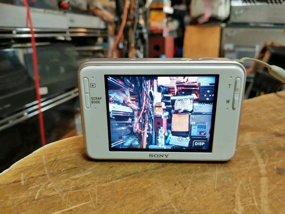 SONY Cyber-Shot DSC-T2, Digital-Kamera mit Zubehör!!