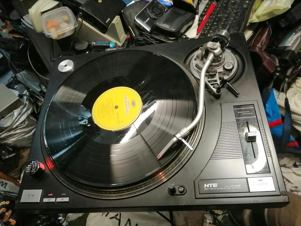 HTE Model HT-910Q, Plattenspieler + ORTOFON Nadelsystem!!