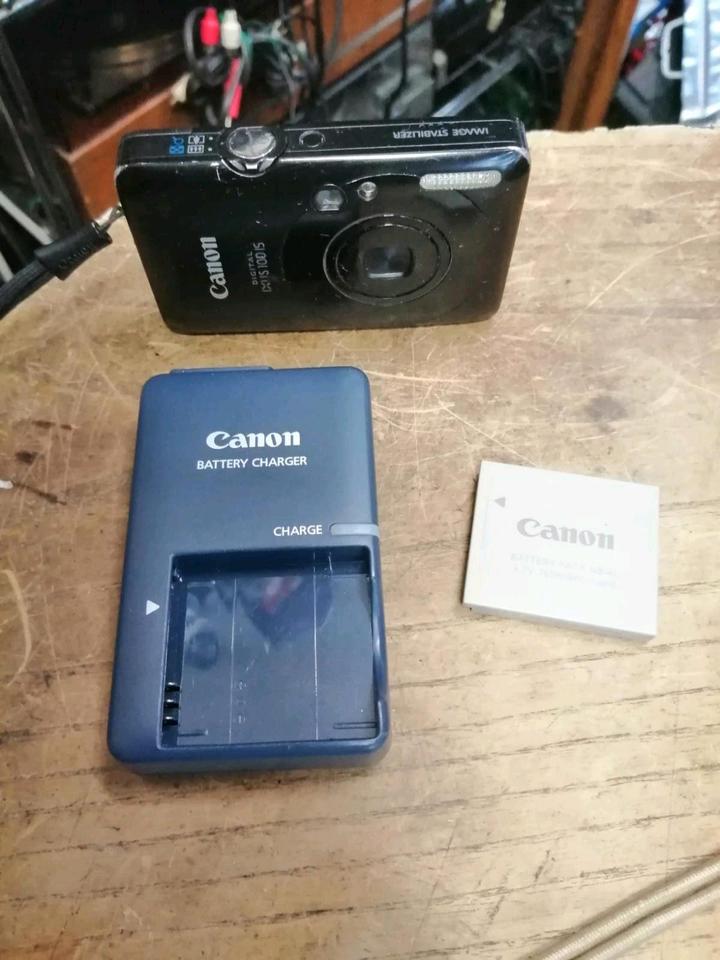 CANON IXUS 100, Digital-Kamera mit Zubehör, schwarz!