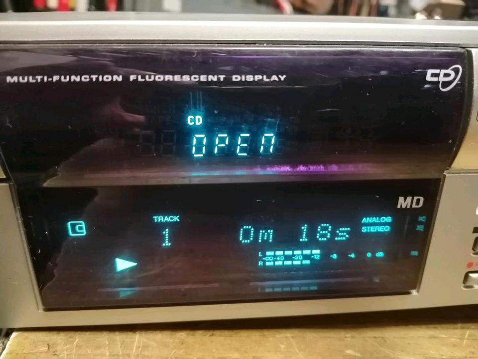 LIFETEC LT8964, CD-Player mit MD-Recorder, etwas DEFEKT!!!